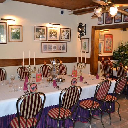 Gosciniec Borne Sulinowo - Byla Baza Wojskowa Hotel Ngoại thất bức ảnh