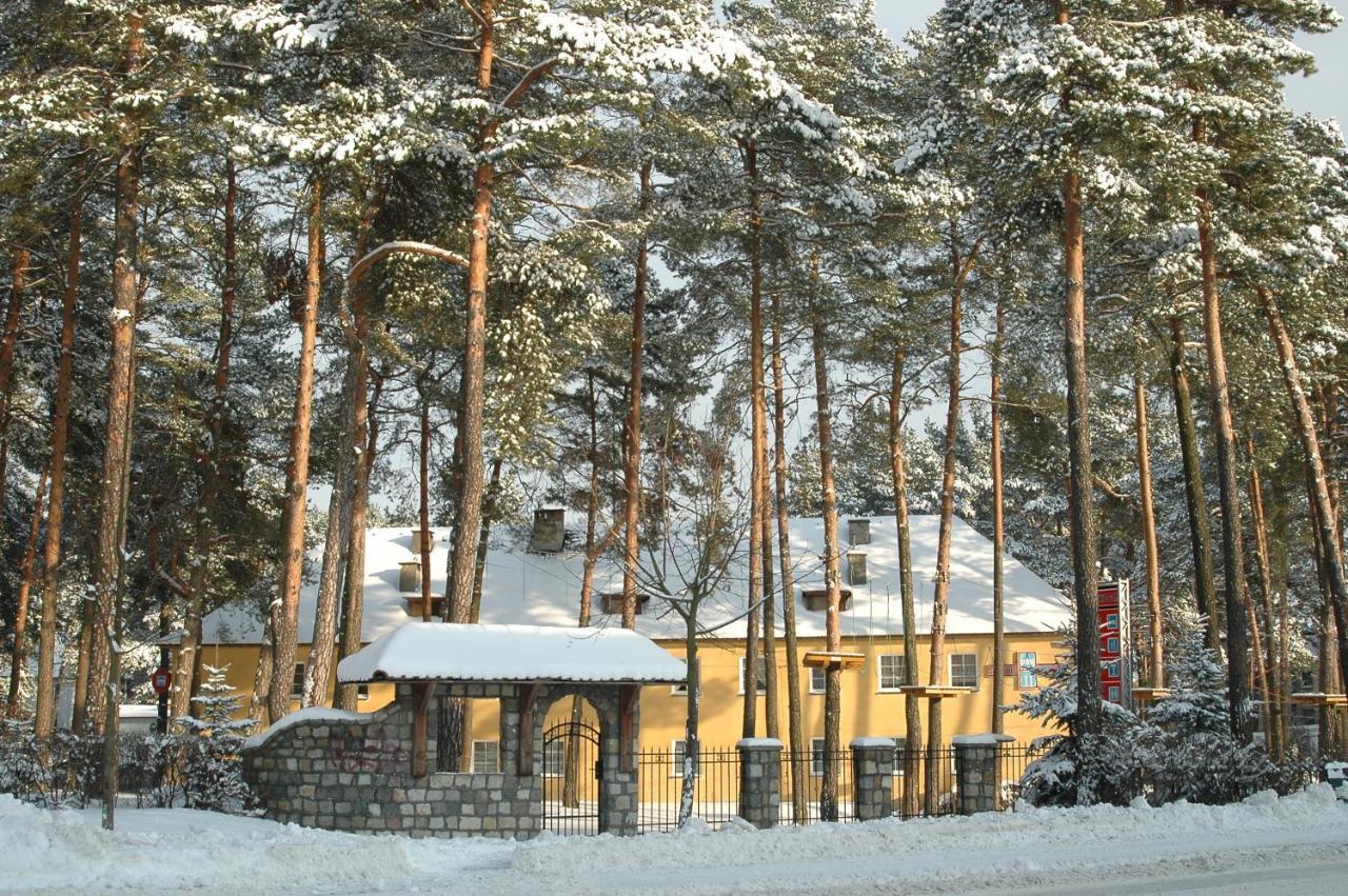 Gosciniec Borne Sulinowo - Byla Baza Wojskowa Hotel Ngoại thất bức ảnh