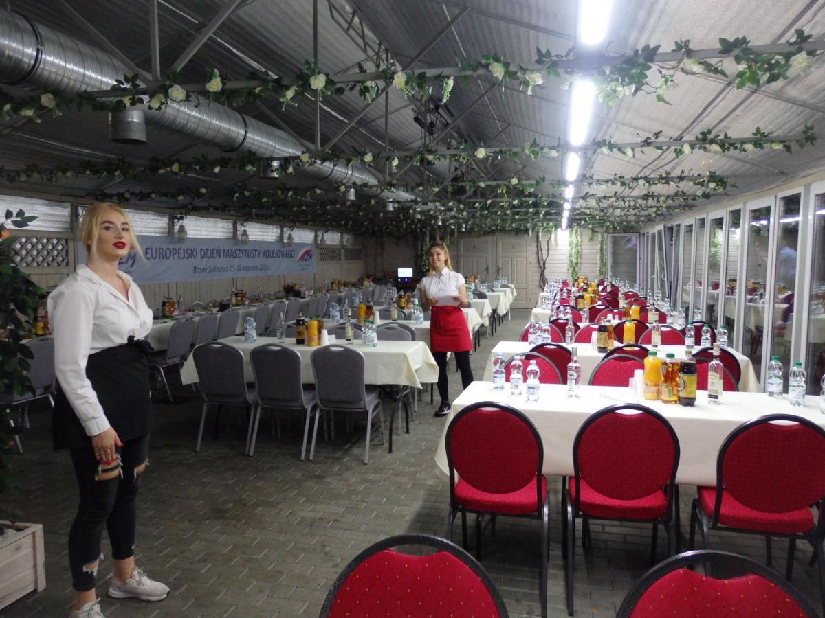 Gosciniec Borne Sulinowo - Byla Baza Wojskowa Hotel Ngoại thất bức ảnh