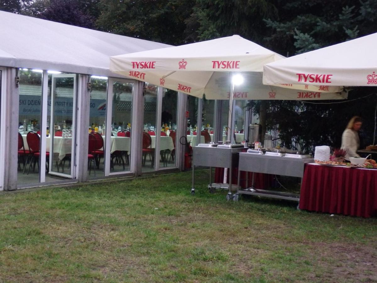 Gosciniec Borne Sulinowo - Byla Baza Wojskowa Hotel Ngoại thất bức ảnh