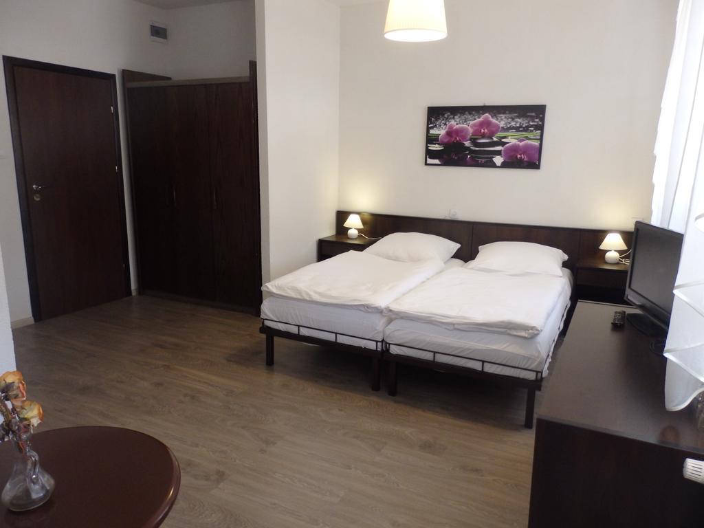 Gosciniec Borne Sulinowo - Byla Baza Wojskowa Hotel Ngoại thất bức ảnh