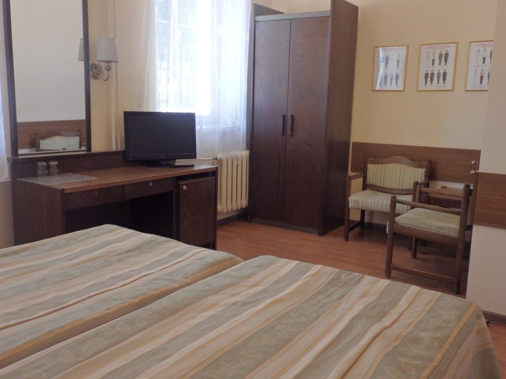 Gosciniec Borne Sulinowo - Byla Baza Wojskowa Hotel Phòng bức ảnh